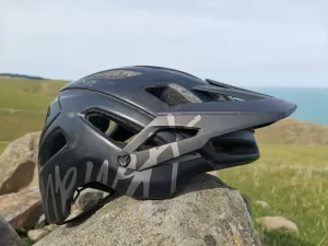 Are visors safe on bike helmets?